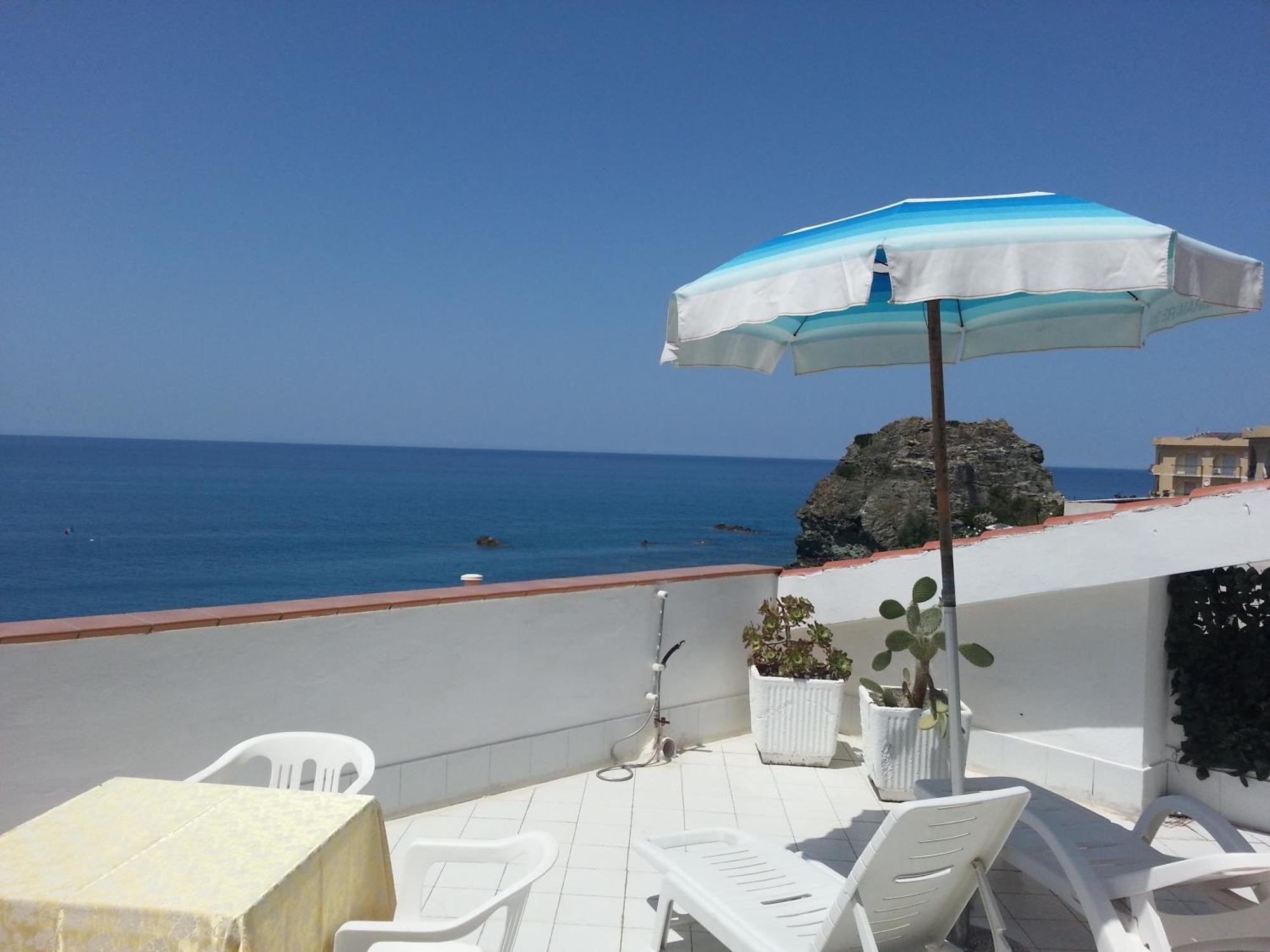 Hotel Ristorante Mareblu Amantea Exterior foto